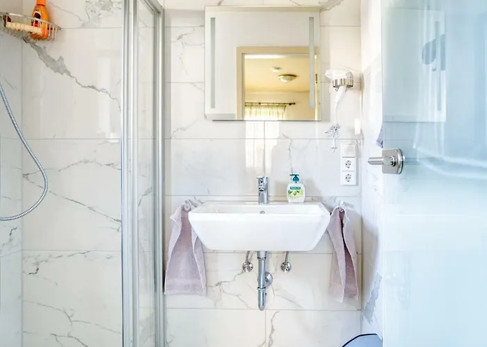 דירה Gaestehaus Weingut Politschek באד פרידריכסהל