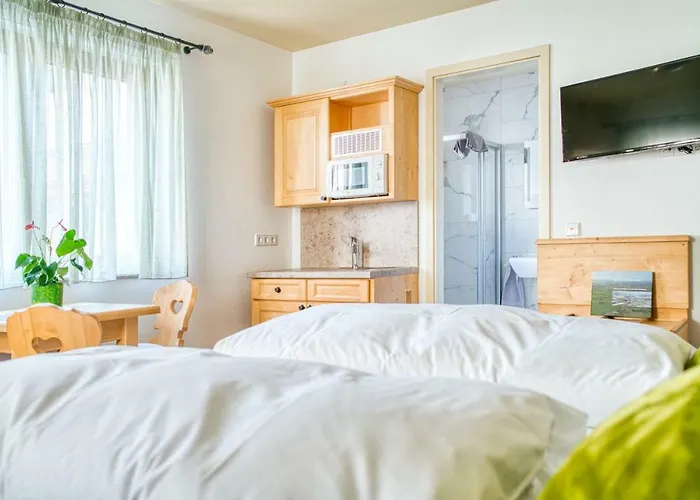 Gaestehaus Weingut Politschek דירה *